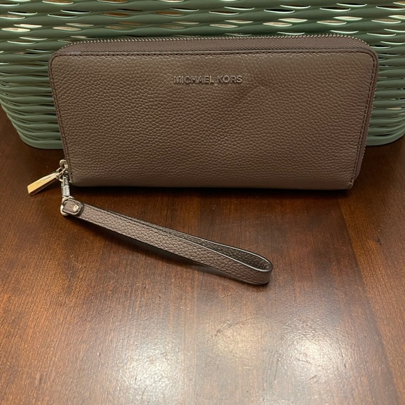 Michael Kors Taupe Leather Wristlet Wallet - Picture 2 of 10
